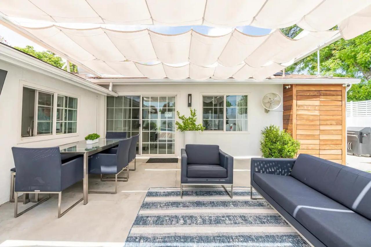 New Luxury Entertaining House With Pool Spa Sauna Tesla Charger Pets Los Angeles Exterior photo