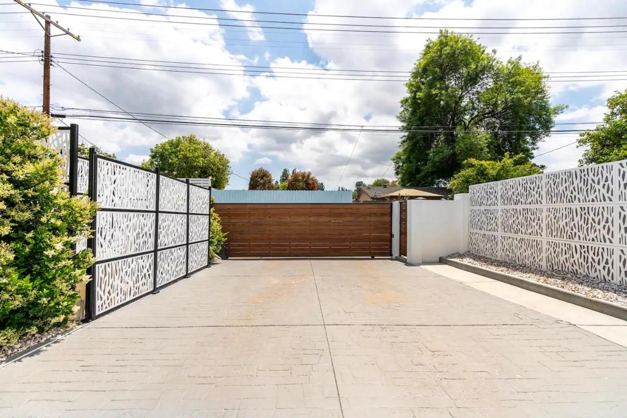 New Luxury Entertaining House With Pool Spa Sauna Tesla Charger Pets Los Angeles Exterior photo