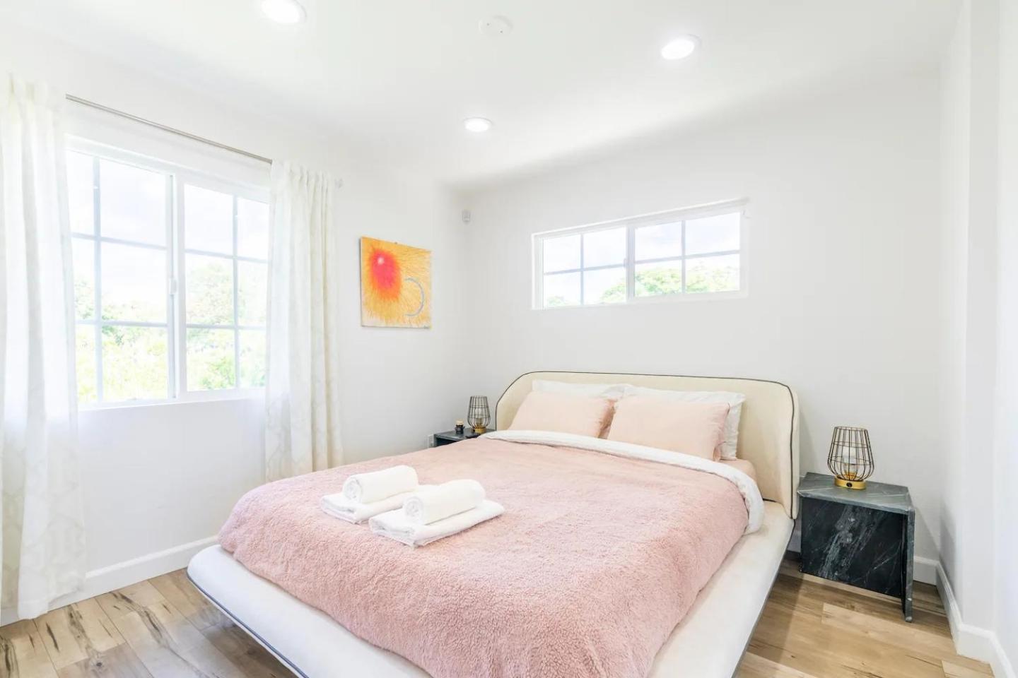 New Luxury Entertaining House With Pool Spa Sauna Tesla Charger Pets Los Angeles Exterior photo